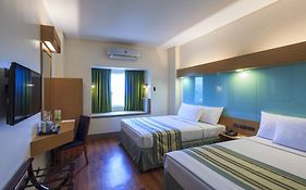 Microtel By Wyndham South Forbes Near Nuvali